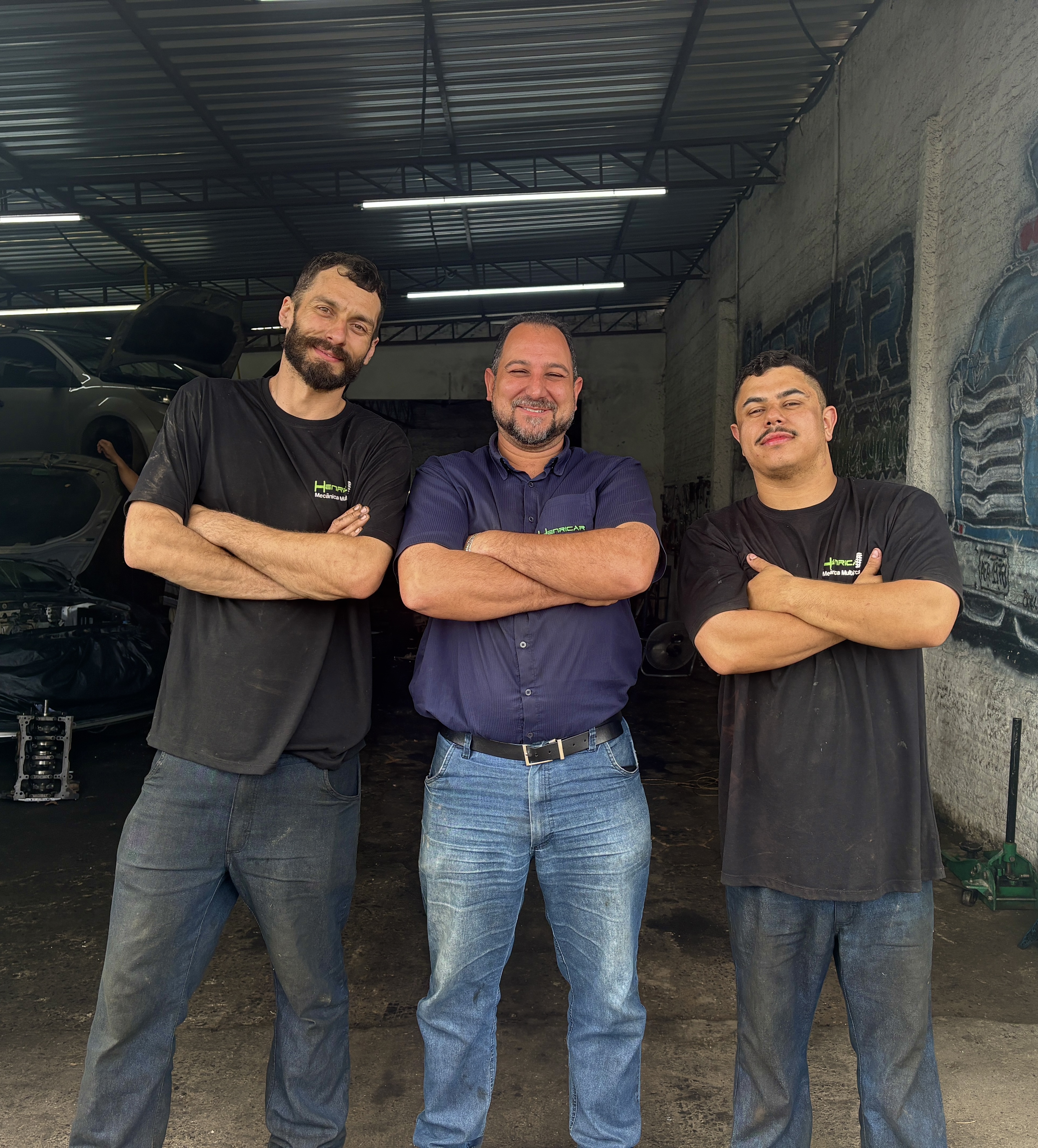 Equipe da Henricar na oficina